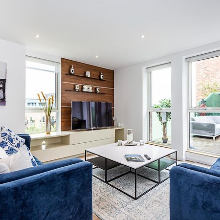 Chiswick Park 3 Bed 3 Bath West London - Parking Lägenhet Exteriör bild