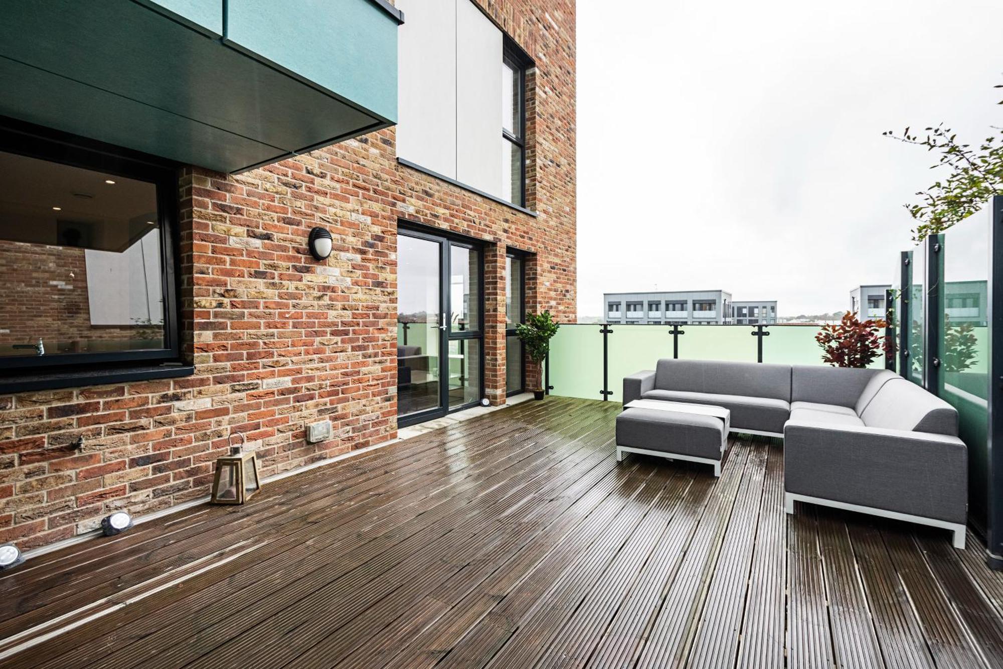 Chiswick Park 3 Bed 3 Bath West London - Parking Lägenhet Exteriör bild