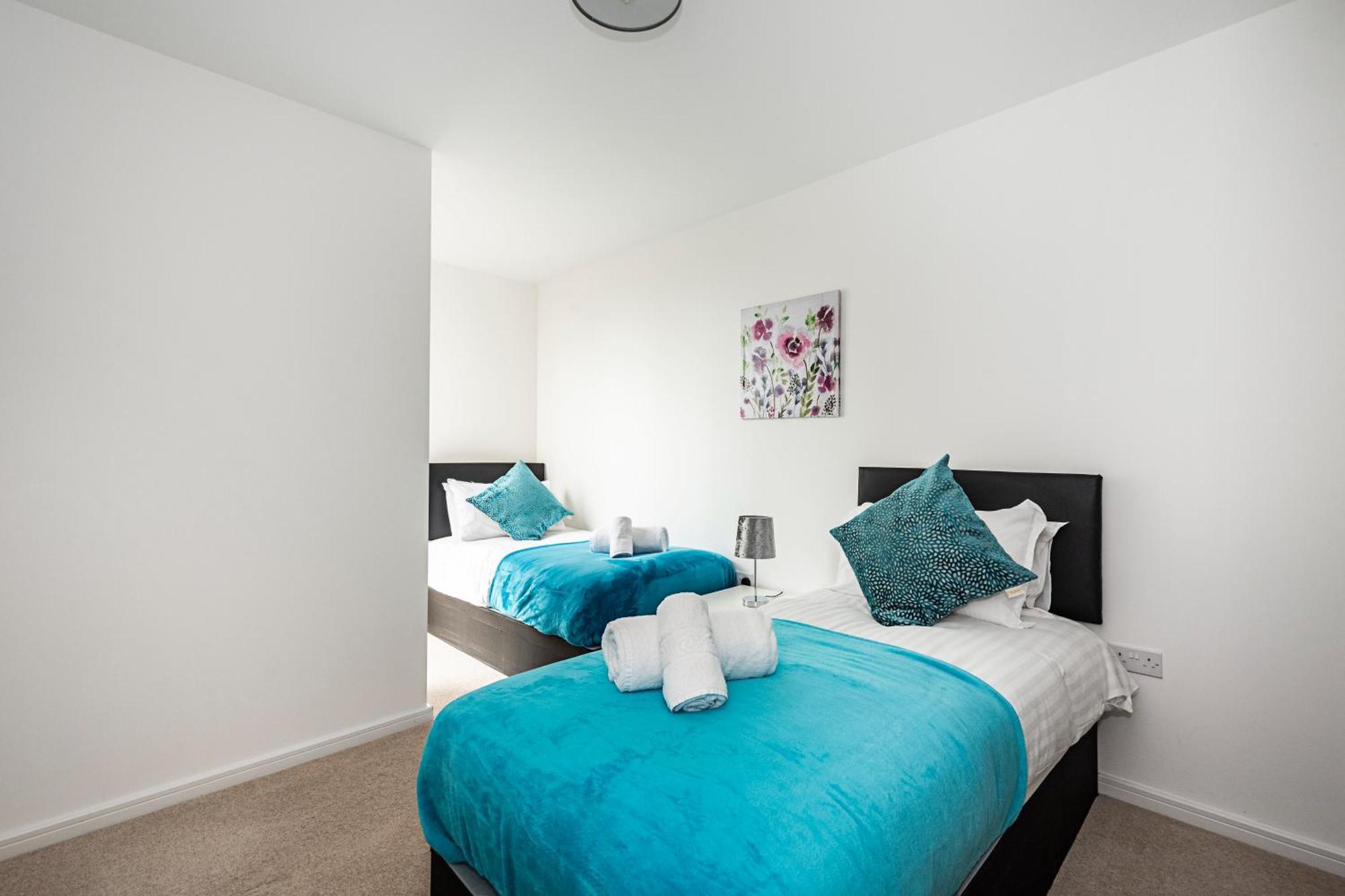 Chiswick Park 3 Bed 3 Bath West London - Parking Lägenhet Exteriör bild