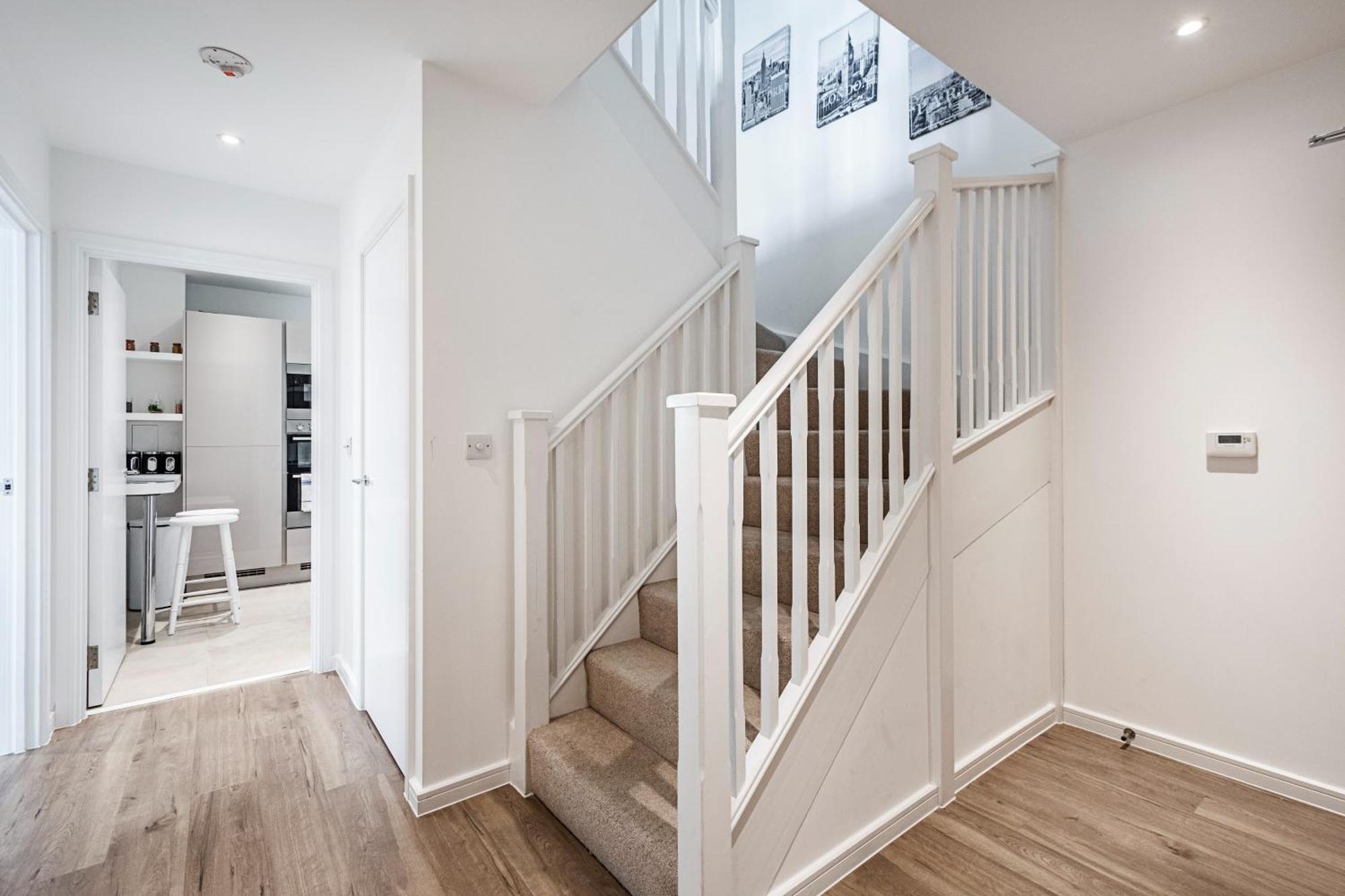 Chiswick Park 3 Bed 3 Bath West London - Parking Lägenhet Exteriör bild