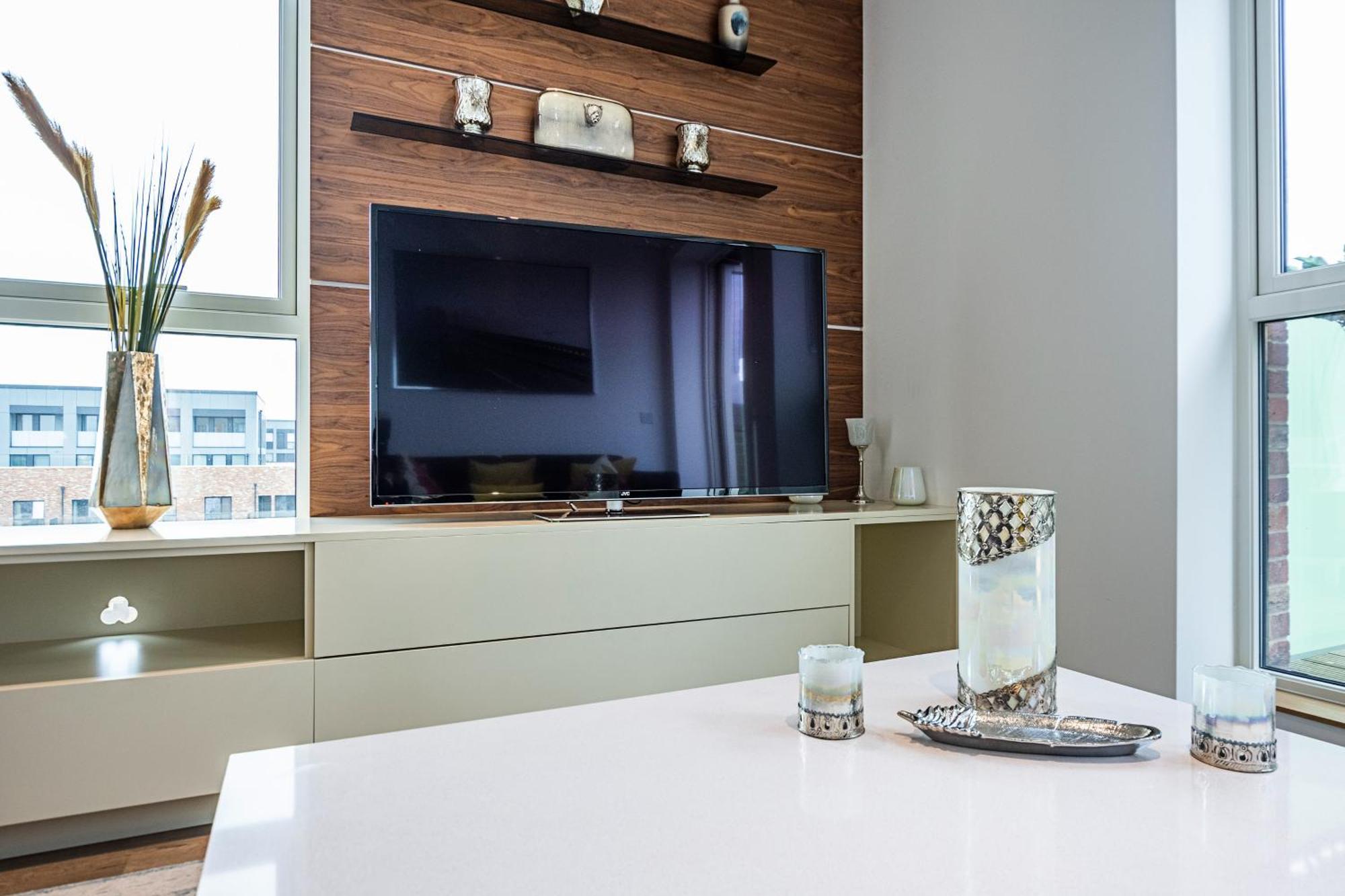 Chiswick Park 3 Bed 3 Bath West London - Parking Lägenhet Exteriör bild