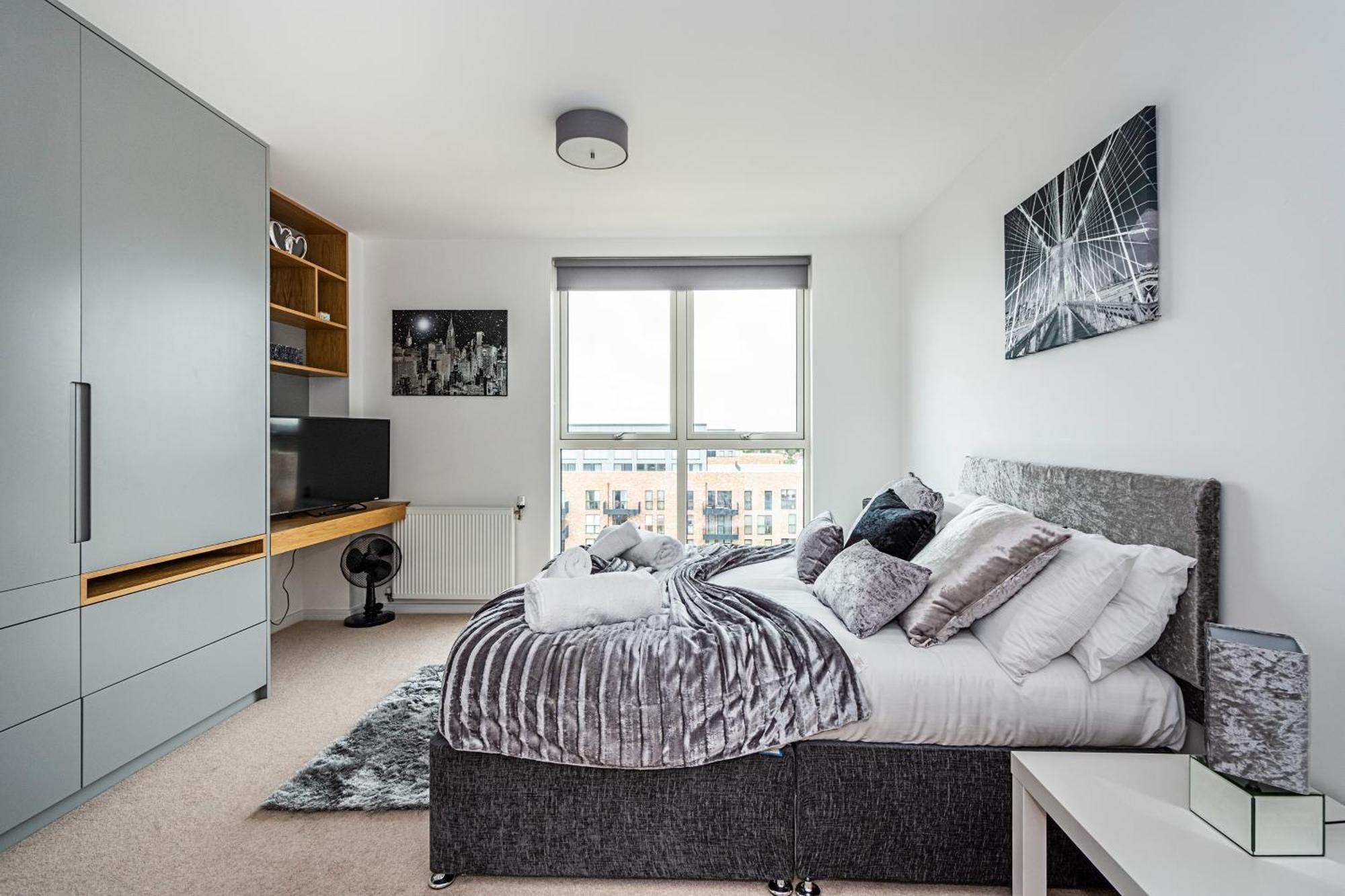 Chiswick Park 3 Bed 3 Bath West London - Parking Lägenhet Exteriör bild