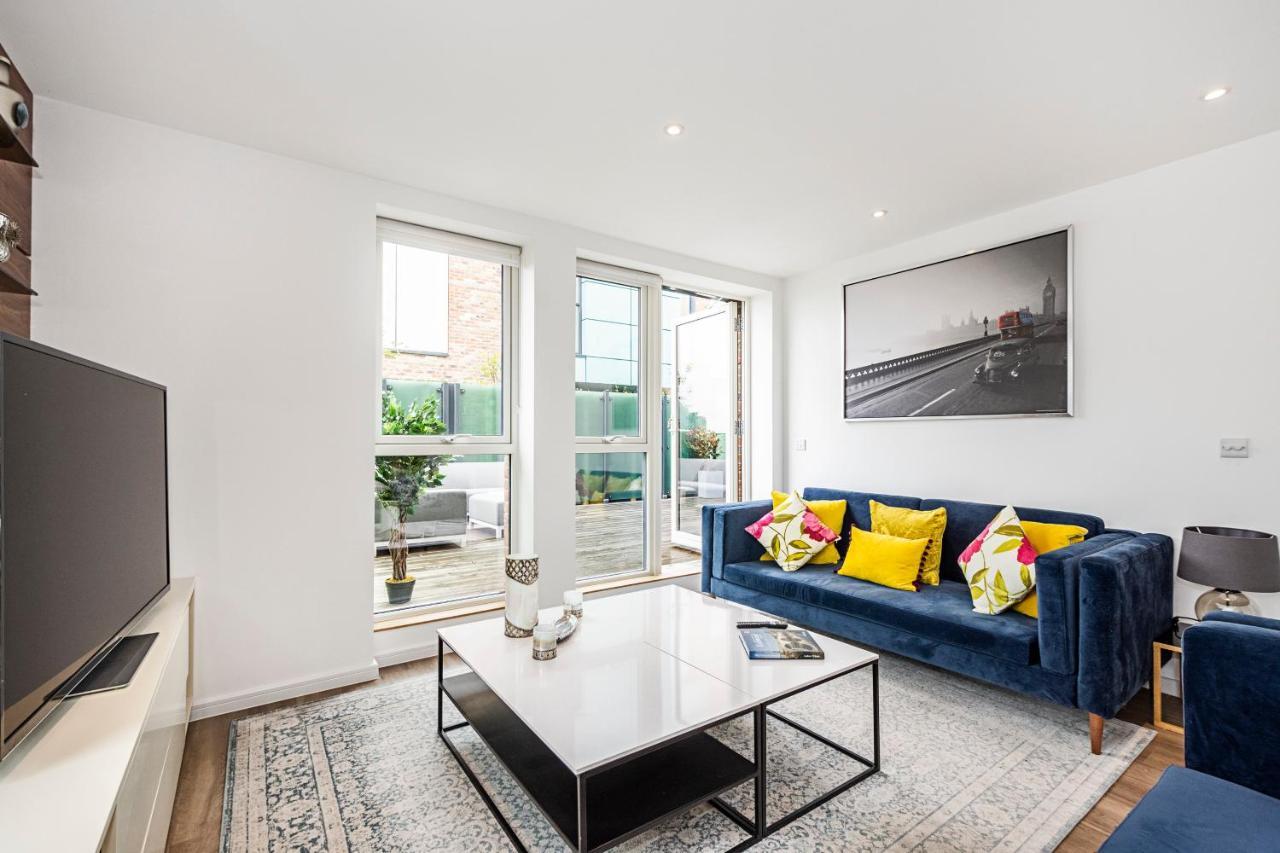 Chiswick Park 3 Bed 3 Bath West London - Parking Lägenhet Exteriör bild