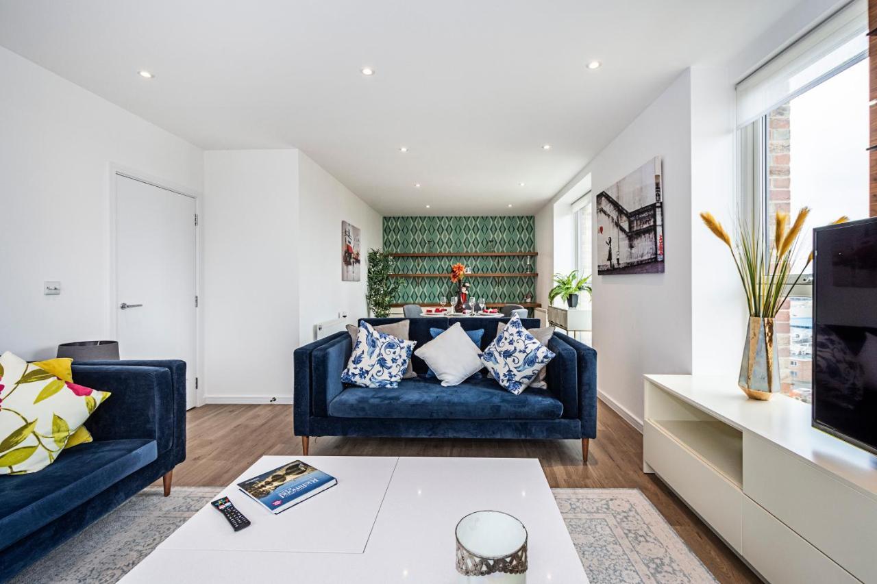 Chiswick Park 3 Bed 3 Bath West London - Parking Lägenhet Exteriör bild
