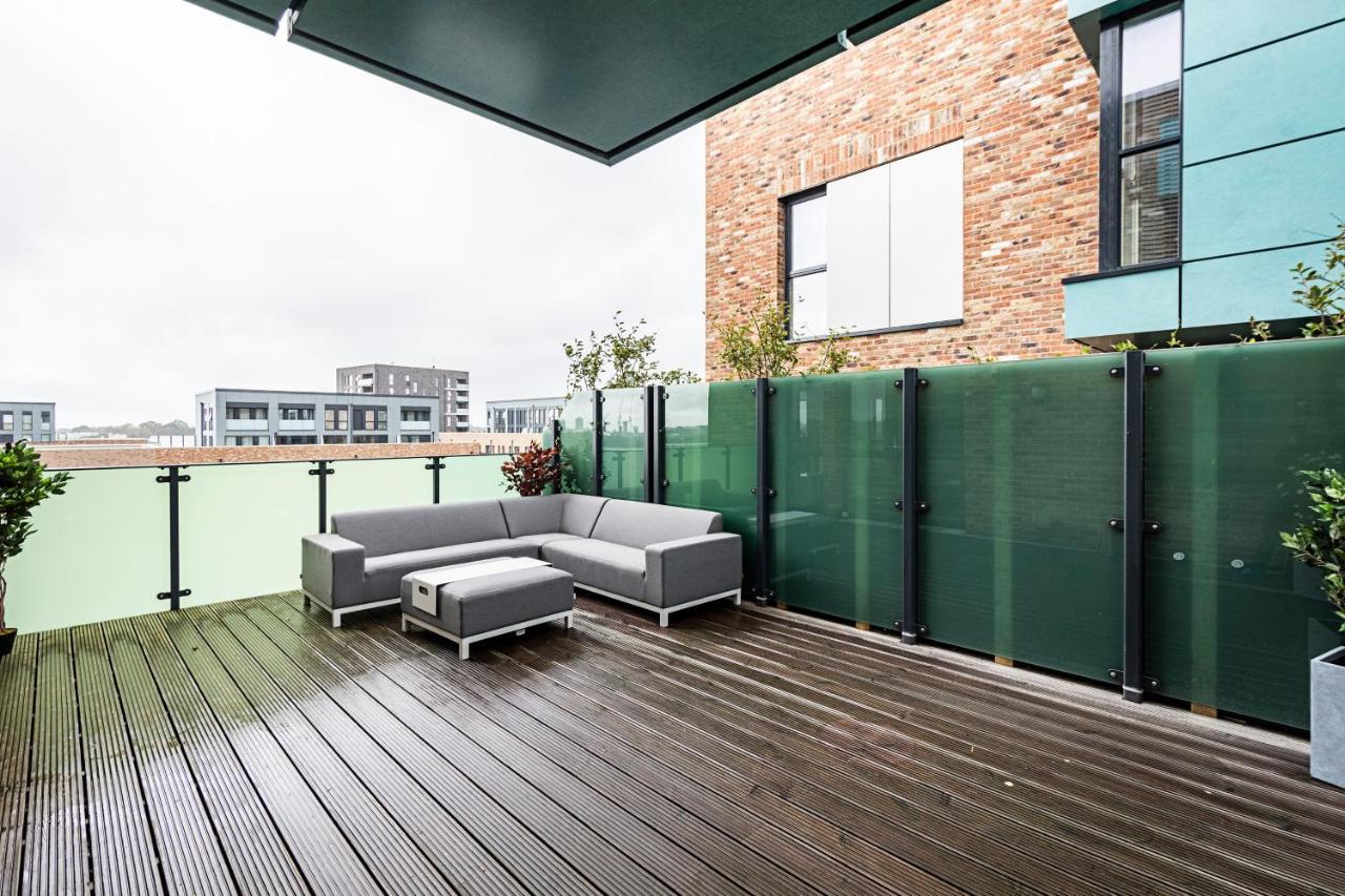 Chiswick Park 3 Bed 3 Bath West London - Parking Lägenhet Exteriör bild